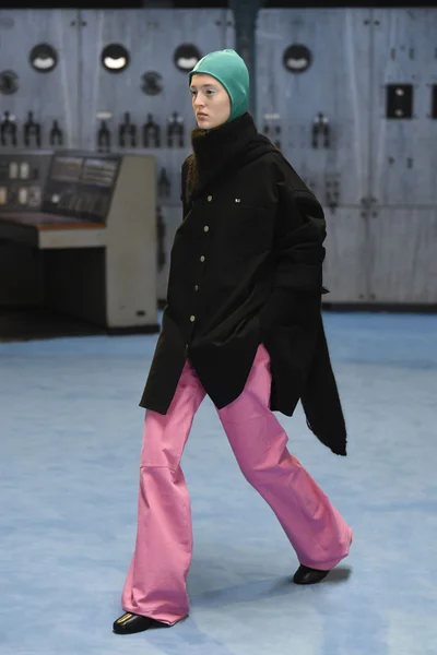 Look 46